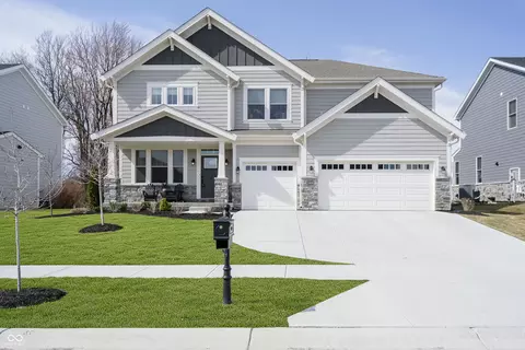 19966 Chatham Green Dr, Westfield, IN 46074
