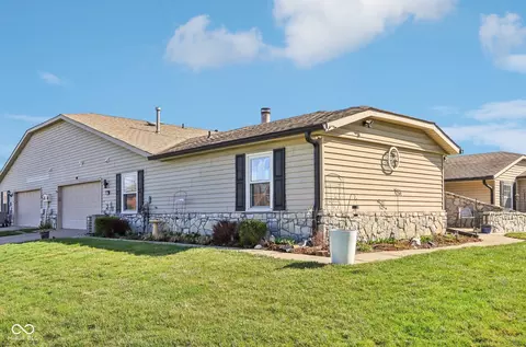 1001 Paradise Ct #D, Greenwood, IN 46143