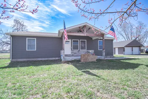 613 E Bard St, Crothersville, IN 47229
