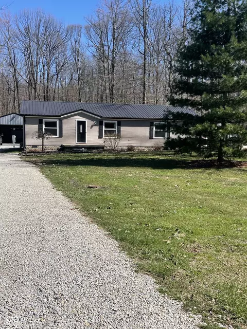 25706 W County Line Rd, Sunman, IN 47041