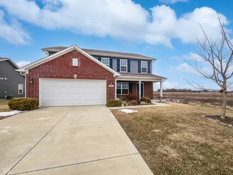 294 Rambling Rd, Greenfield, IN 46140