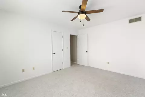 Bedroom - 3705 River Rd, Columbus, IN 47203 photo 10 of 11