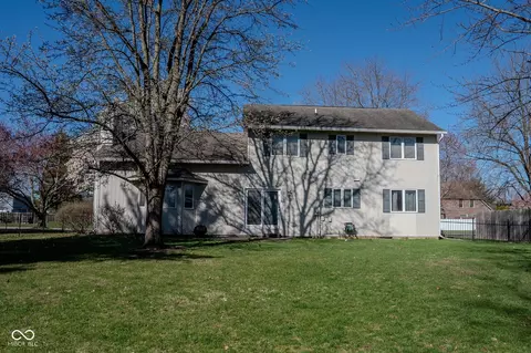 Exterior - 3705 River Rd, Columbus, IN 47203 photo 4 of 6