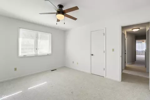 Bedroom - 3705 River Rd, Columbus, IN 47203 photo 9 of 11