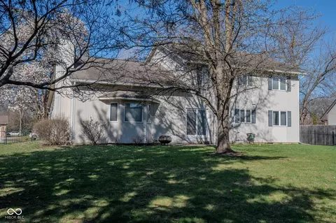 Exterior - 3705 River Rd, Columbus, IN 47203 photo 5 of 6