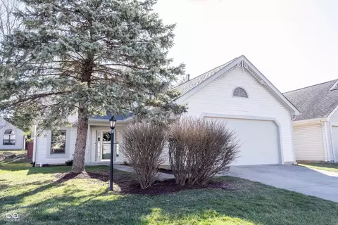 9303 Aintree Dr, Indianapolis, IN 46250
