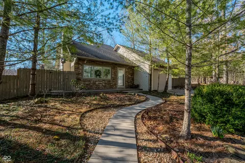 916 Timber Crest Rd, Nashville, IN 47448