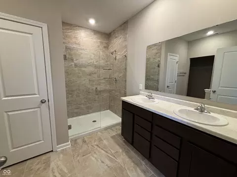 6923 Blackthorne Dr, Pendleton, IN 46064 photo 6