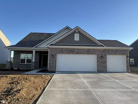 6923 Blackthorne Dr, Pendleton, IN 46064