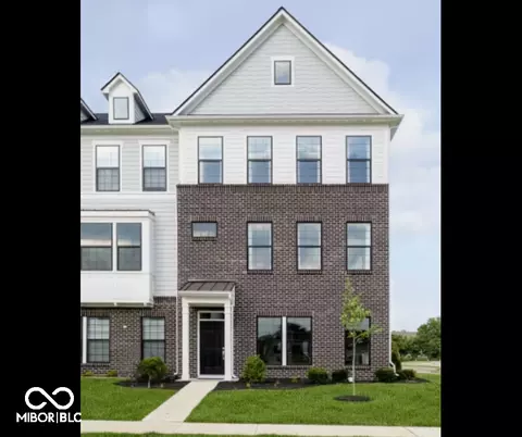 10960 Hanovarian St, Zionsville, IN 46077