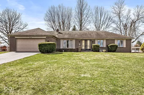 204 Plainview Dr, Avon, IN 46123 photo 2