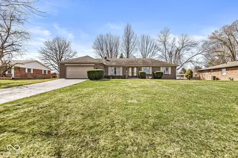 204 Plainview Dr, Avon, IN 46123