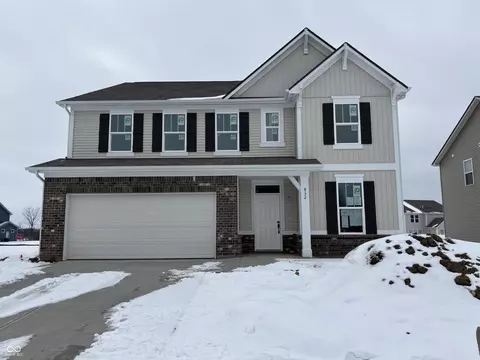 932 Stonehaven Dr E, Indianapolis, IN 46239