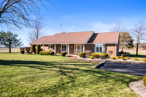 1820 E 700 S, Lynn, IN 47355