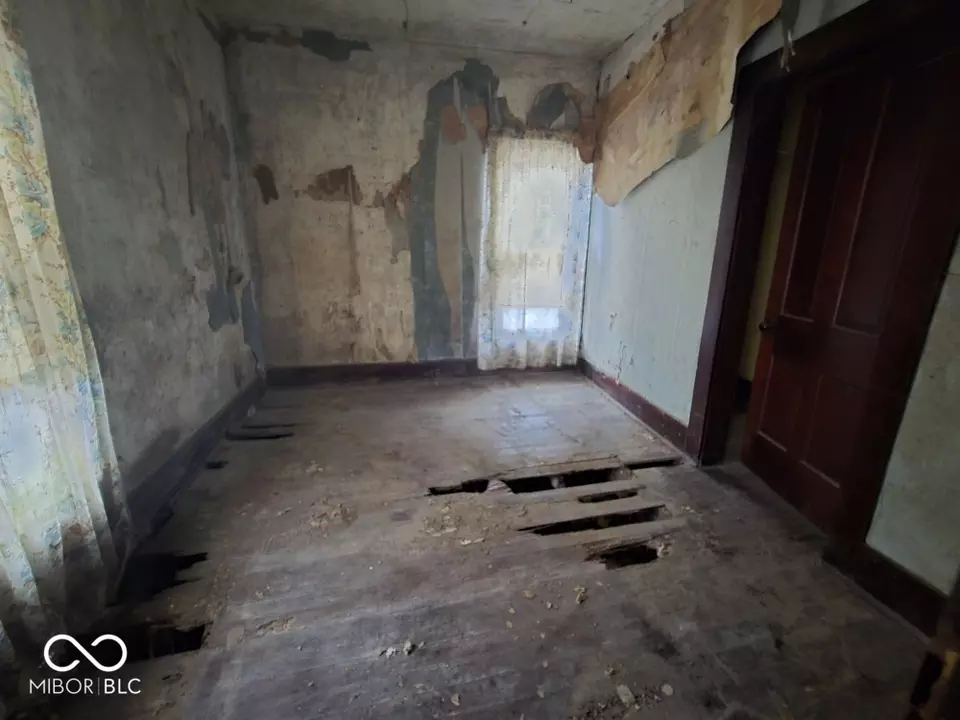 Bedroom - 407 E South St, Eaton, IN 47338 photo 2 of 3