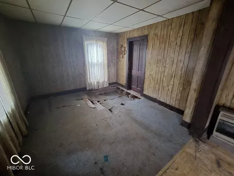 Living - 407 E South St, Eaton, IN 47338 photo 1 of 2