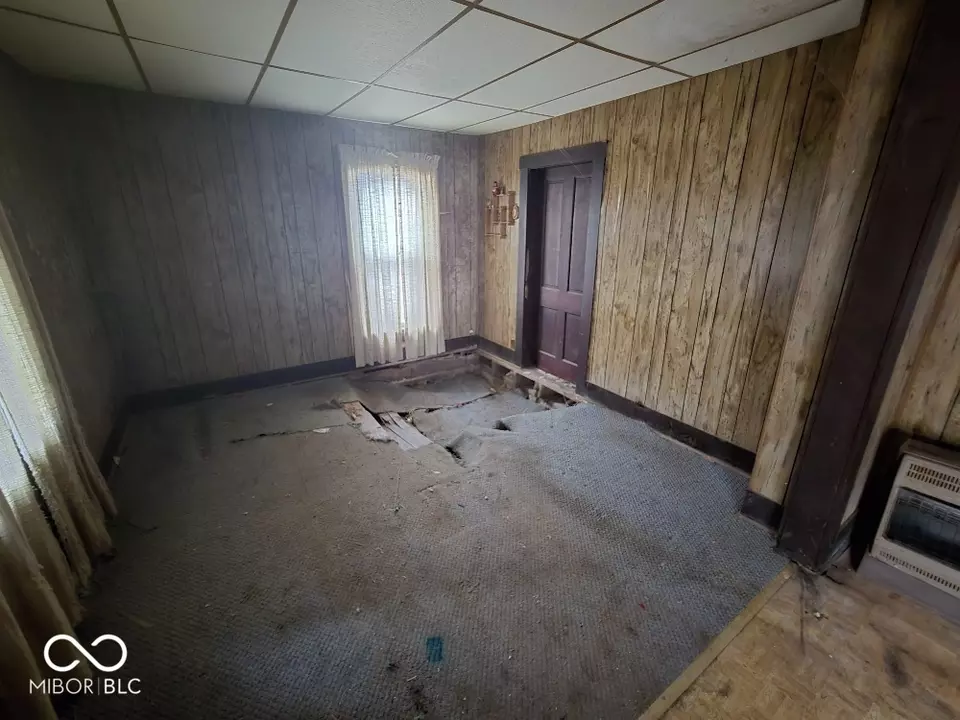 Living - 407 E South St, Eaton, IN 47338 photo 1 of 2