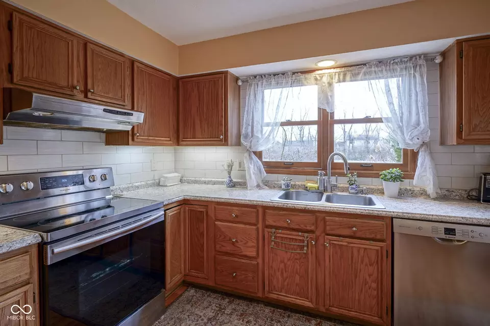 Kitchen - 7531 Bancaster Dr, Indianapolis, IN 46268 photo 2 of 3