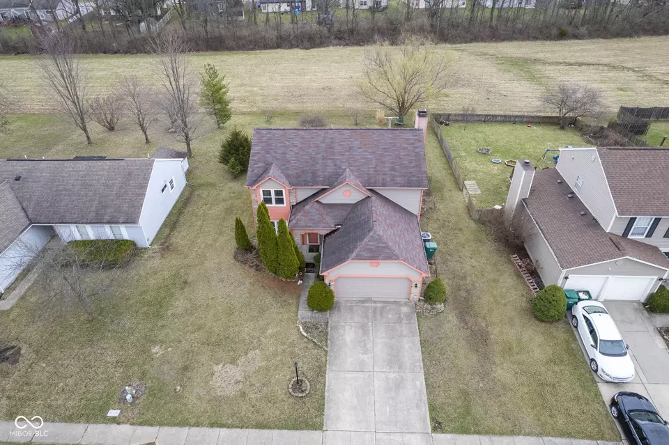 View/Area - 7531 Bancaster Dr, Indianapolis, IN 46268 photo 3 of 8