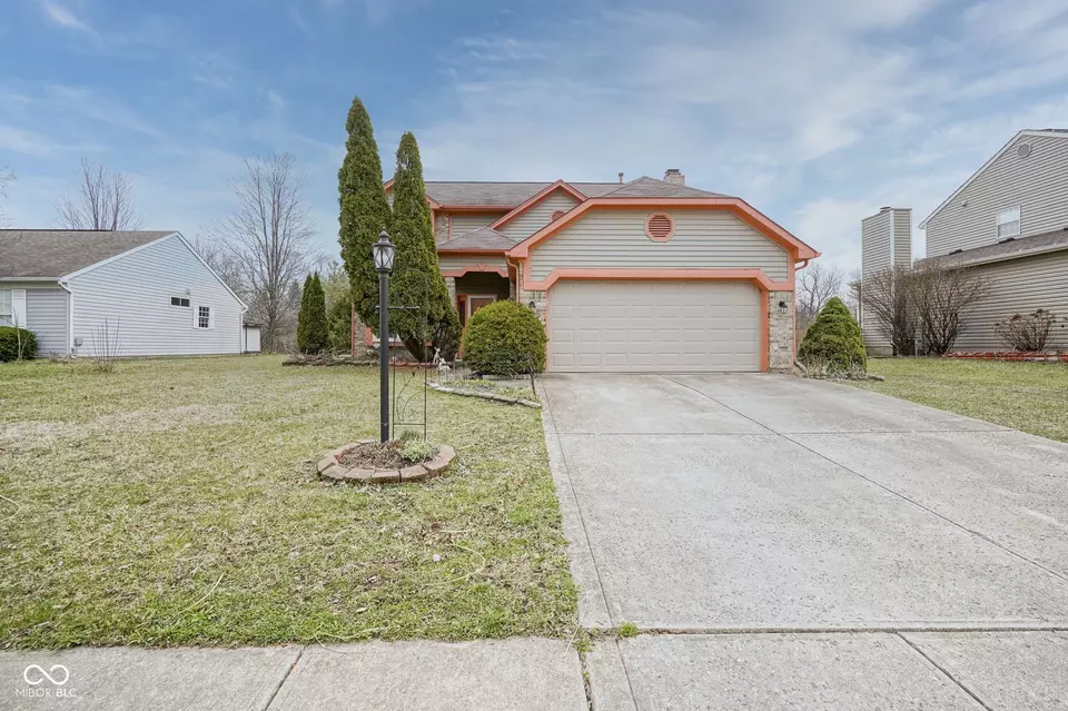 Exterior - 7531 Bancaster Dr, Indianapolis, IN 46268 photo 3 of 13