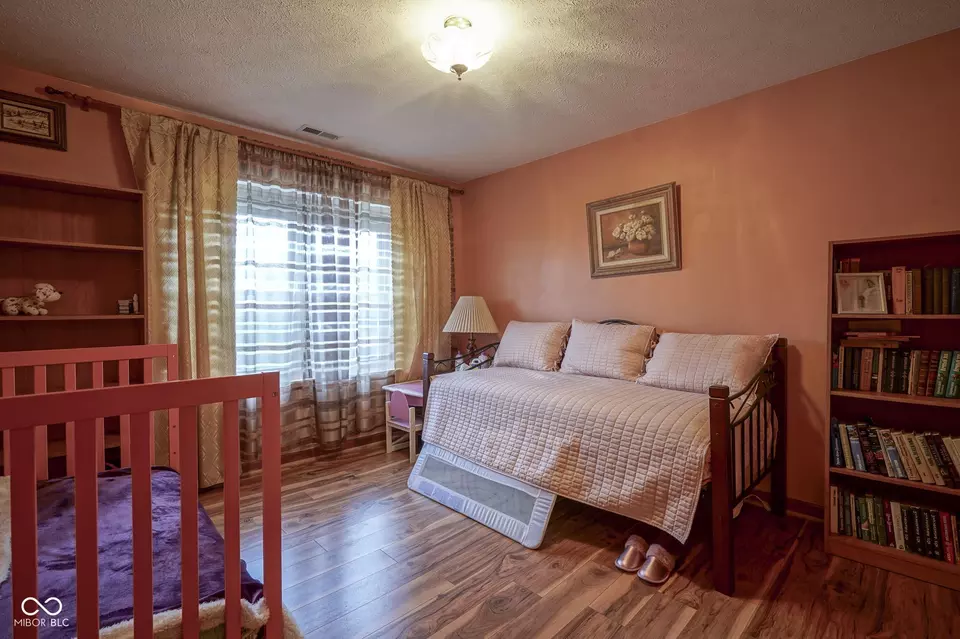 Bedroom - 7531 Bancaster Dr, Indianapolis, IN 46268 photo 7 of 8