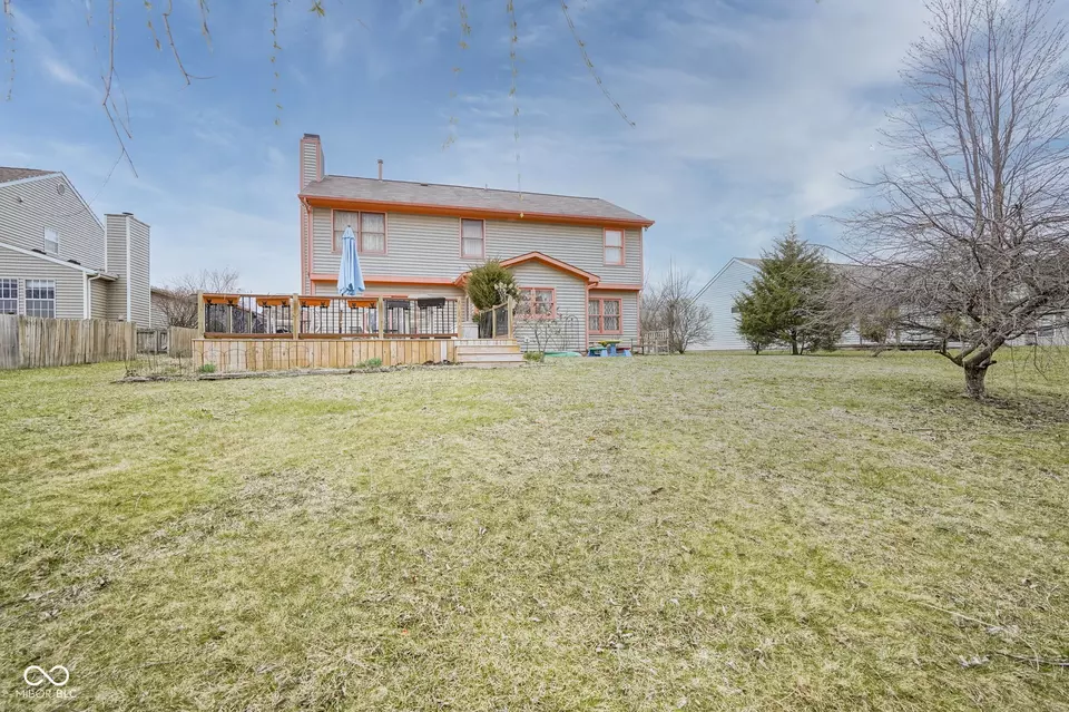 Exterior - 7531 Bancaster Dr, Indianapolis, IN 46268 photo 10 of 13