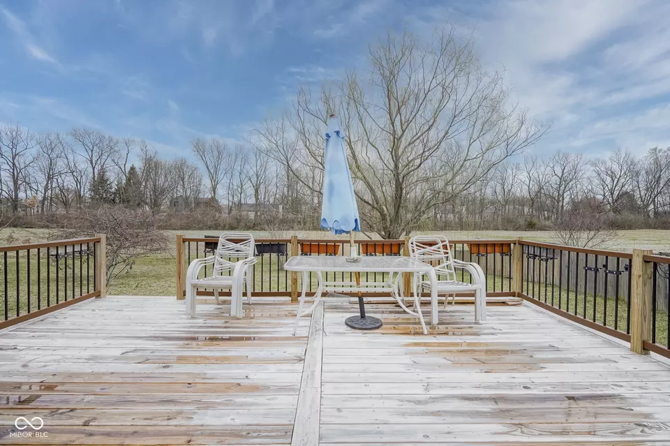 Exterior - 7531 Bancaster Dr, Indianapolis, IN 46268 photo 7 of 13