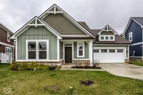 401 Thomas Point Dr, Fortville, IN 46040