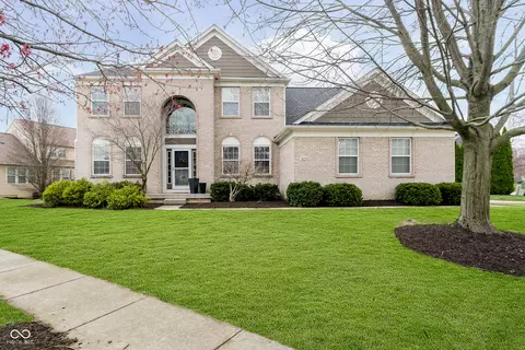 8253 Belcrest Ct, Indianapolis, IN 46256