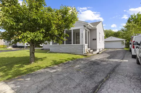 633 Fletcher Ln, Beech Grove, IN 46107