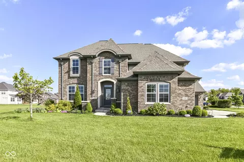 4255 Kettering Dr, Zionsville, IN 46077