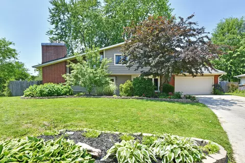 2700 Yellowwood Ct, Columbus, IN 47203