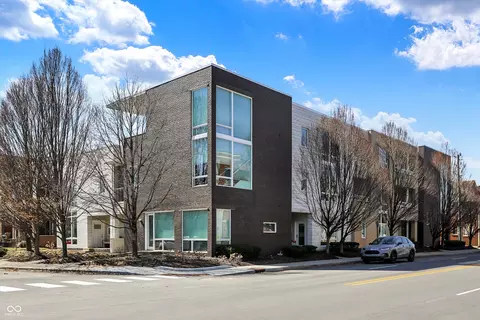 932 Broadway St # 15, Indianapolis, IN 46202