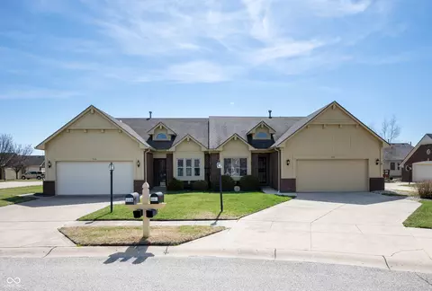 946 Peppermill Run, Greenwood, IN 46143