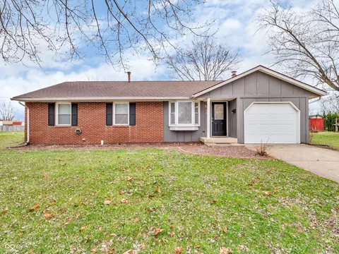 611 Jackson St, Brownsburg, IN 46112