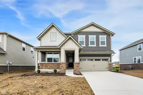 4372 Pine Bluff Dr, Bargersville, IN 46106