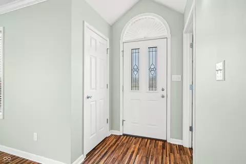 Entry Way - 1120 Constitution Dr, Edinburgh, IN 46124 photo 2 of 6