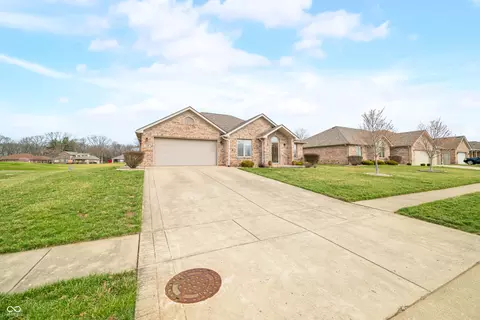 Exterior - 1120 Constitution Dr, Edinburgh, IN 46124 photo 7 of 13