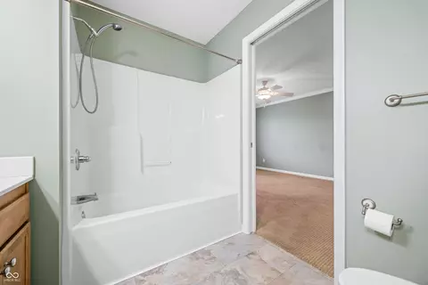 Bath - 1120 Constitution Dr, Edinburgh, IN 46124 photo 3 of 6