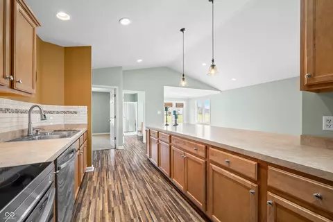 Entry Way - 1120 Constitution Dr, Edinburgh, IN 46124 photo 4 of 6
