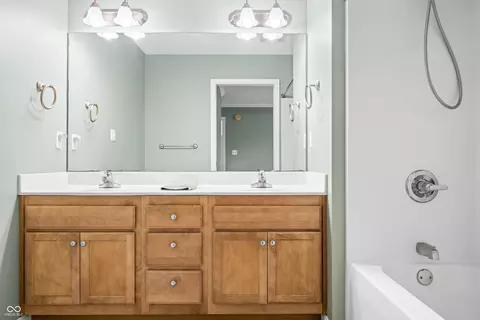 Bath - 1120 Constitution Dr, Edinburgh, IN 46124 photo 2 of 6