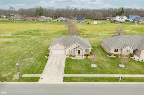 View/Area - 1120 Constitution Dr, Edinburgh, IN 46124 photo 2 of 28
