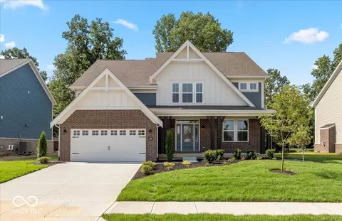 6887 Oakdale Ln, Avon, IN 46123