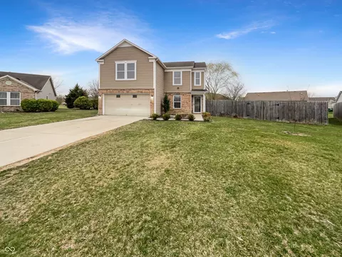 912 Springside Ct, Greenfield, IN 46140
