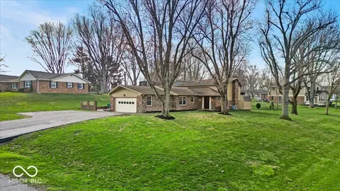 9715 Mallery Dr, Noblesville, IN 46060