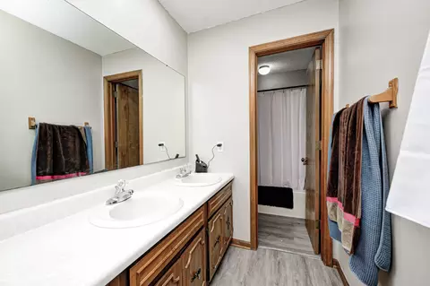 Bath - 5984 Williams Dr, Plainfield, IN 46168 photo 1 of 3