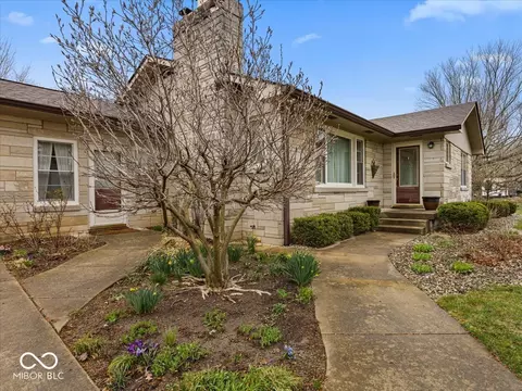 1418 E Maple Dr, Shelbyville, IN 46176