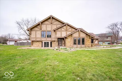 960 Carmen Ct, Greenwood, IN 46143