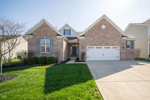 7713 Imperial Eagle Dr, Zionsville, IN 46077