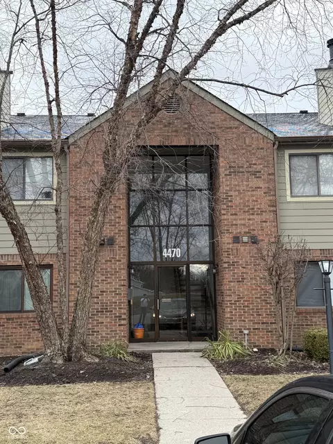 4470 Village Ln #3, Indianapolis, IN 46254